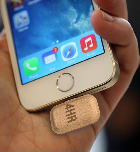 手機(jī)突然沒(méi)電怎么破？買片一次性紙片電池