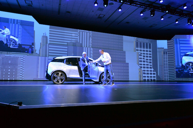 BMW無(wú)人駕駛項(xiàng)目負(fù)責(zé)人Elmar_Frickenstein介紹與英特爾展開(kāi)無(wú)人駕駛的合作